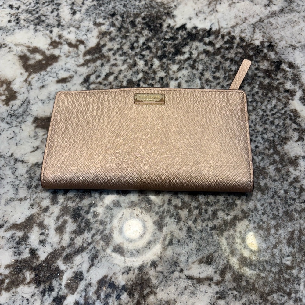 Kate Spade Tan Wallet Sleek Minimalist Design